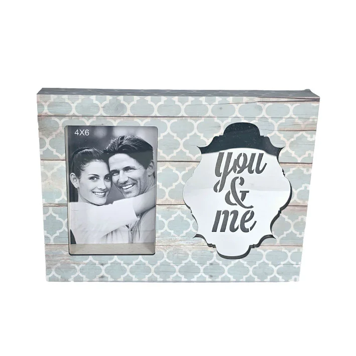 מסגרת לתמונה מעץ עם מראה ותאורה כיתוב you & me י 20*27